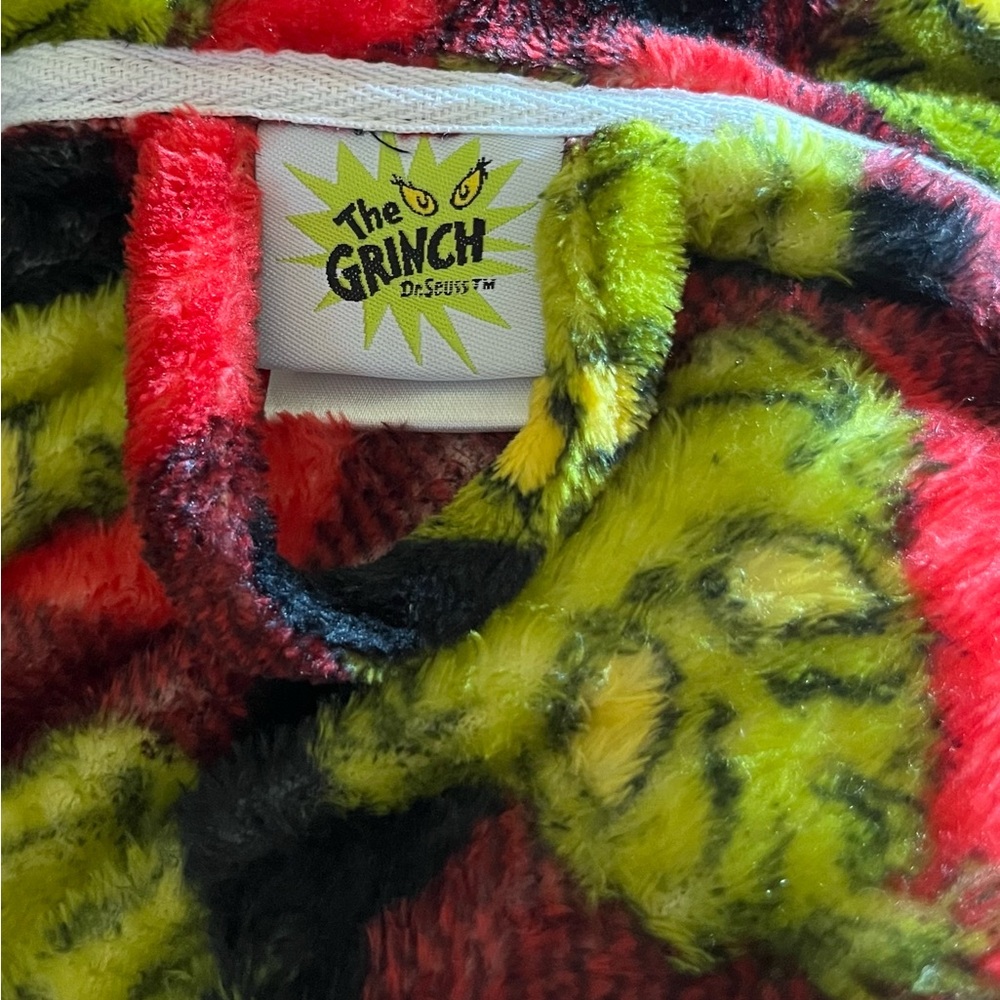 Red and black plaid with Green Grinch Robe size S/CH - Picture 6 of 8